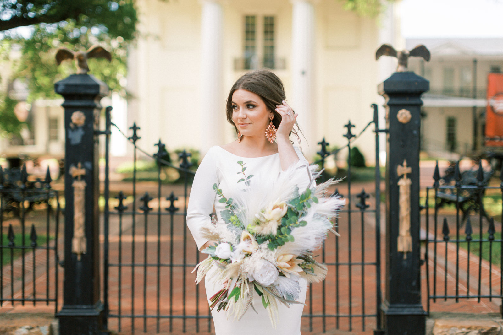 downtown little rock arkansas bridal session at the old state house museum